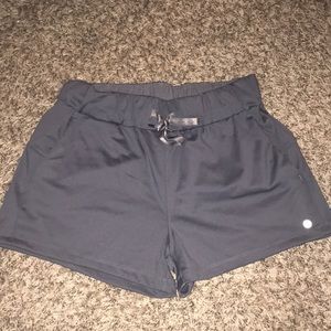 Slate grey Apana size medium soft shorts. ⭐️